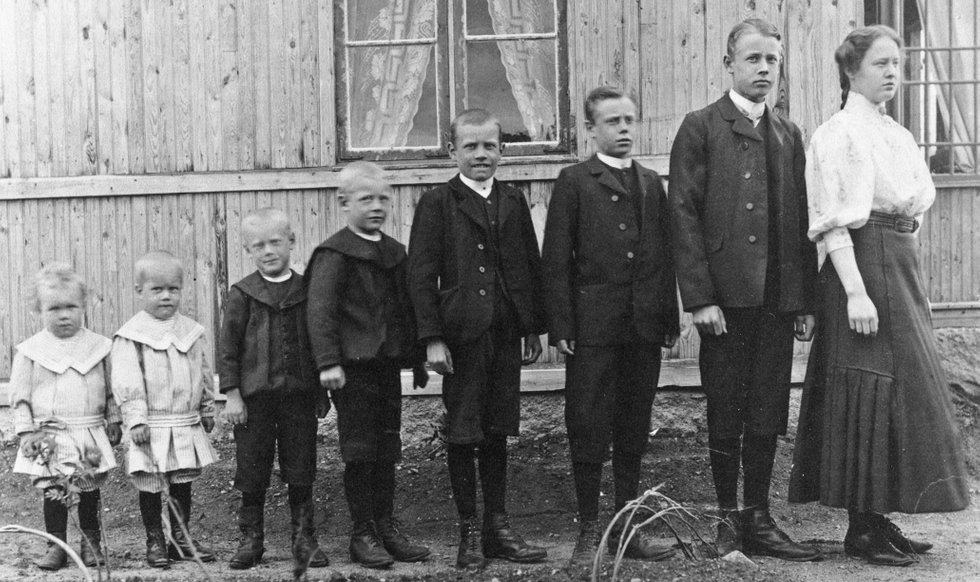 Syskonen Gustavii på Wirsta ca 1907
