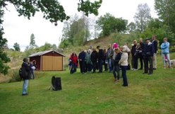 Ingegerd Westlander Gustavii håller föredrag om släktgården under släktträffen 2014